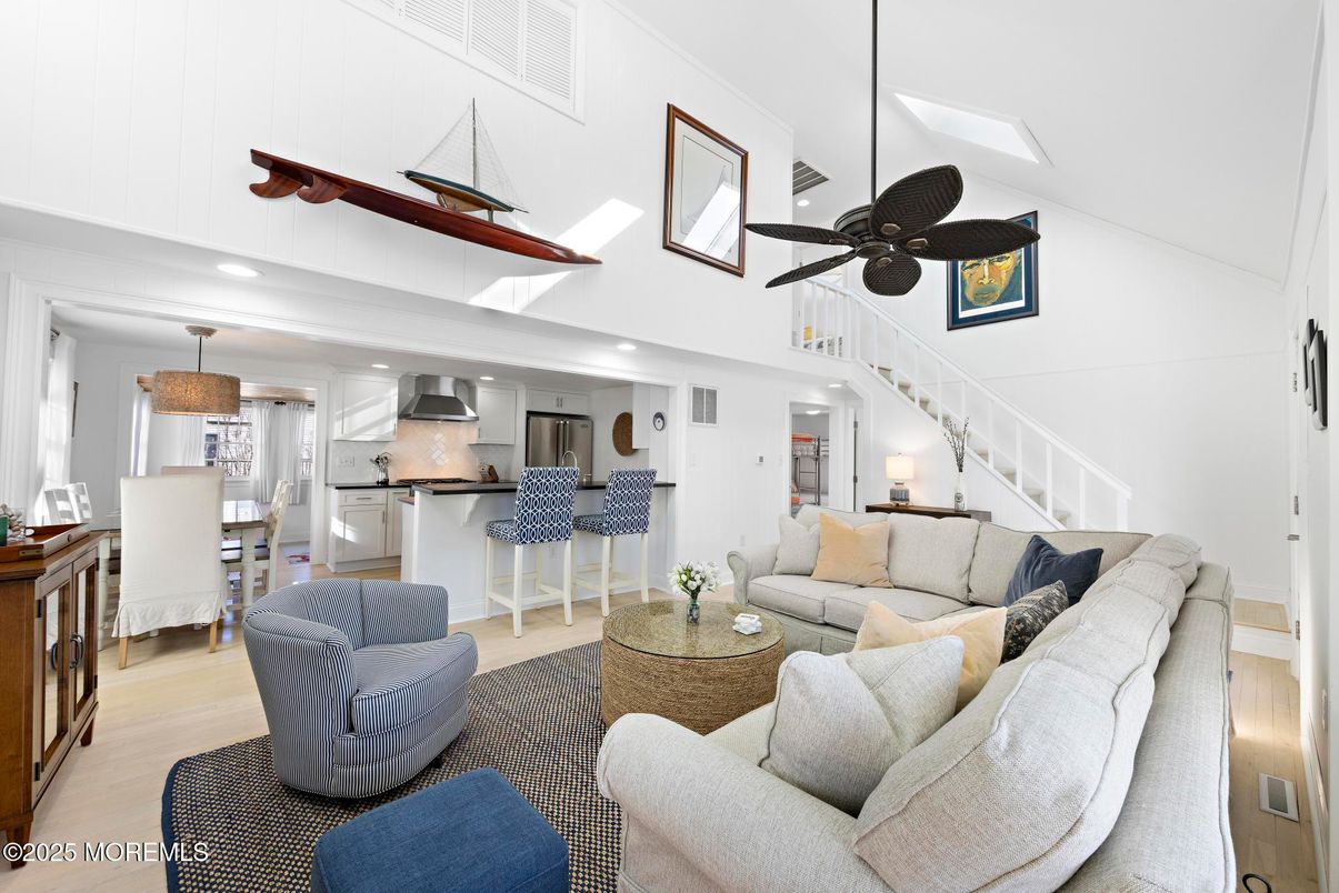 Dining room, Interior, Kitchen, Living room, Pendant Lights, Recessed Lighting, Stainless Steel Appliances, Wood Texture Flooring