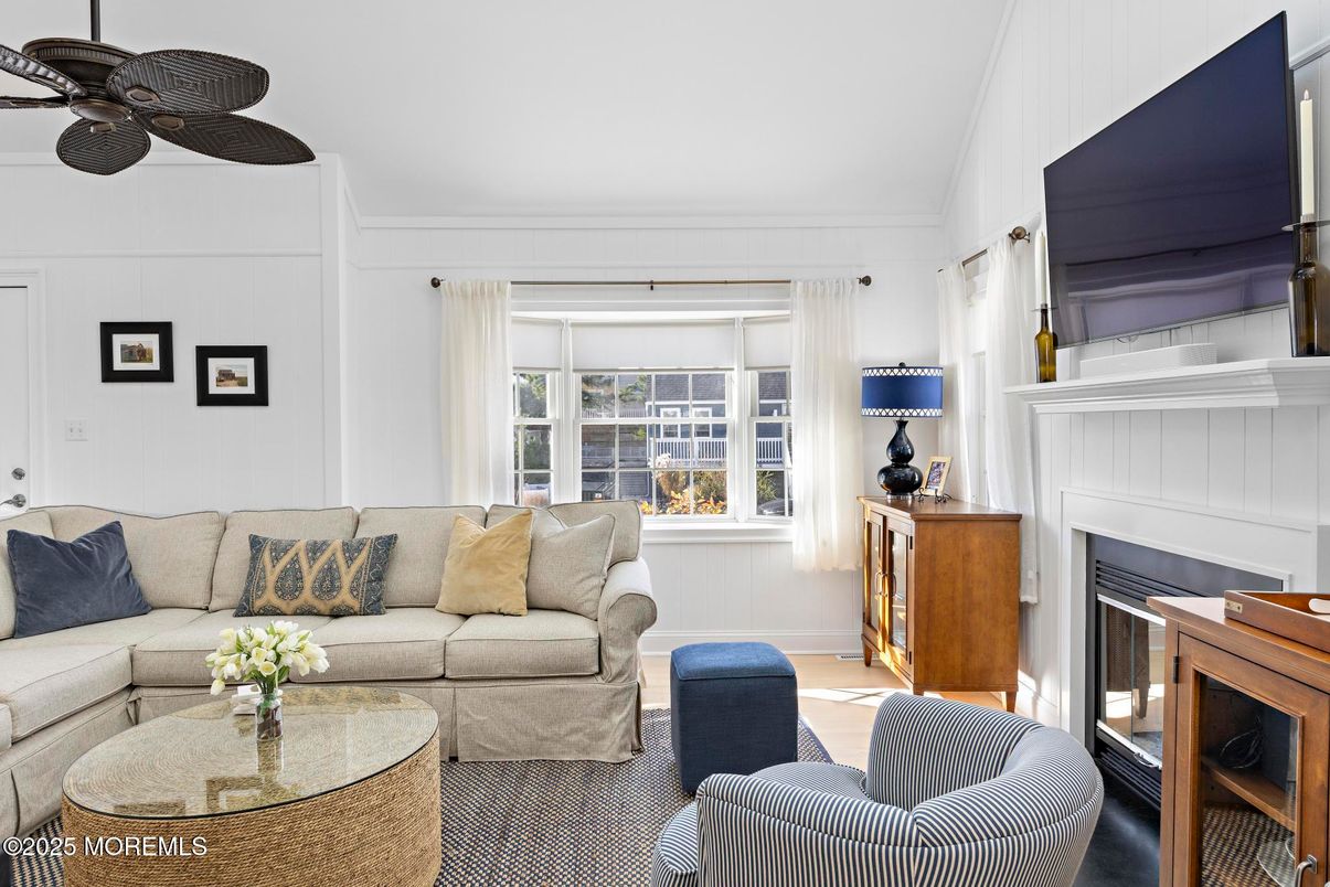 Fireplace, Interior, Living room