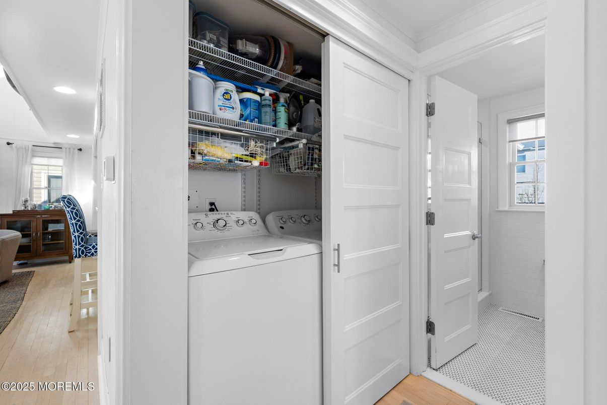 Interior, Recessed Lighting, Utility Closets, Washer, Wood Texture Flooring