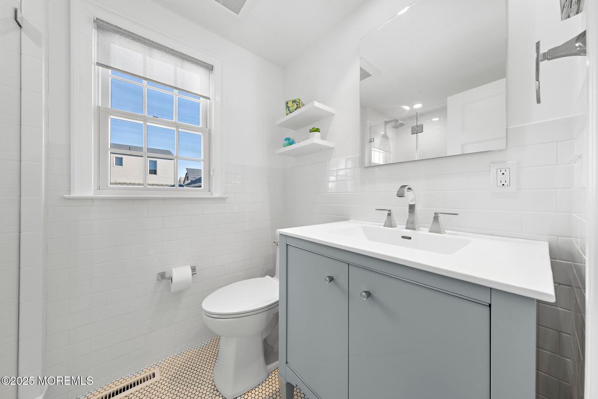 Bathroom, Interior, Recessed Lighting