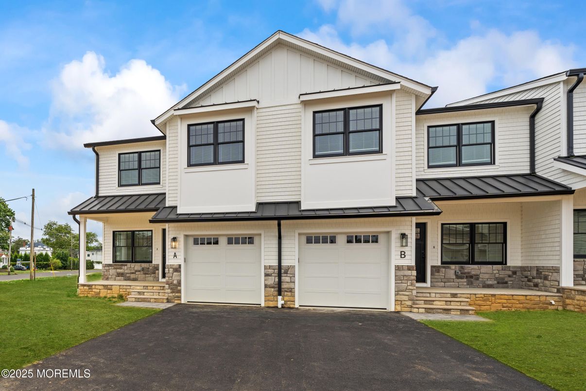 Attached, Exterior, Facade, Farmhouse