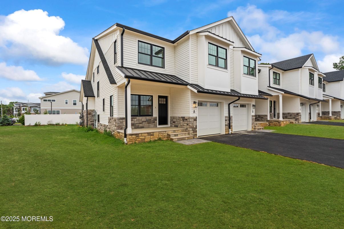 Attached, Exterior, Facade, Farmhouse