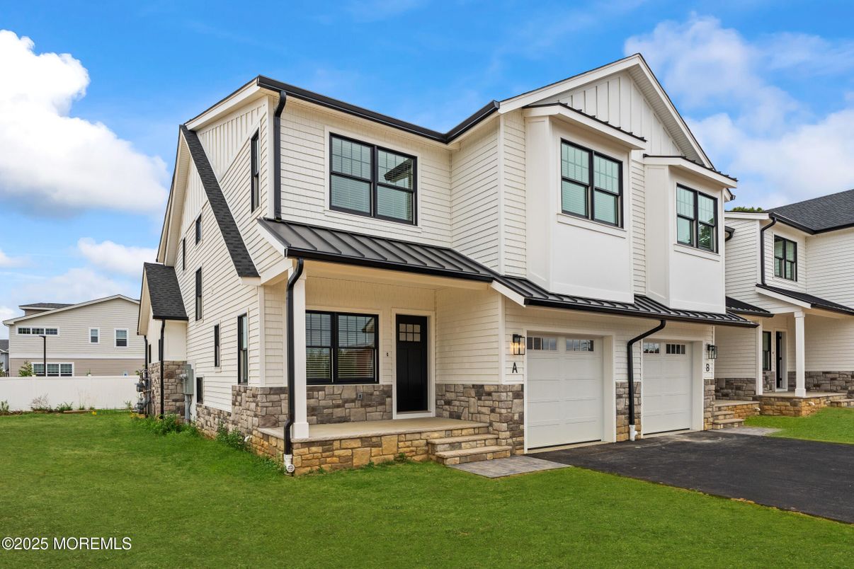 Attached, Exterior, Facade, Farmhouse