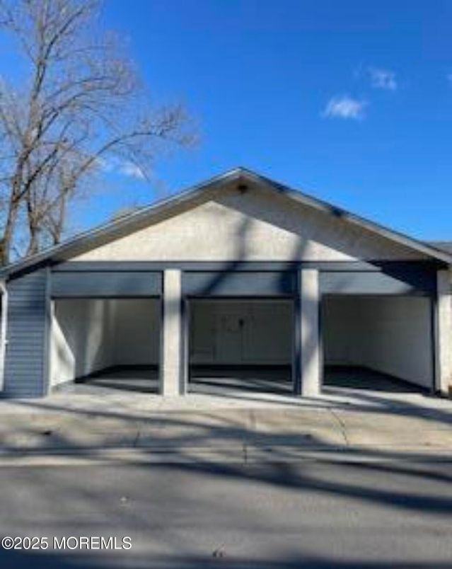 Attached, Exterior, Facade, Modern