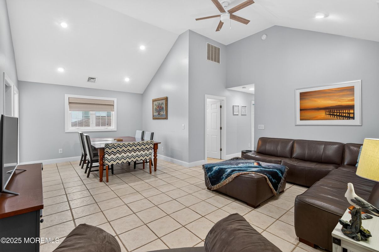 Dining room, Interior, Living room, Recessed Lighting