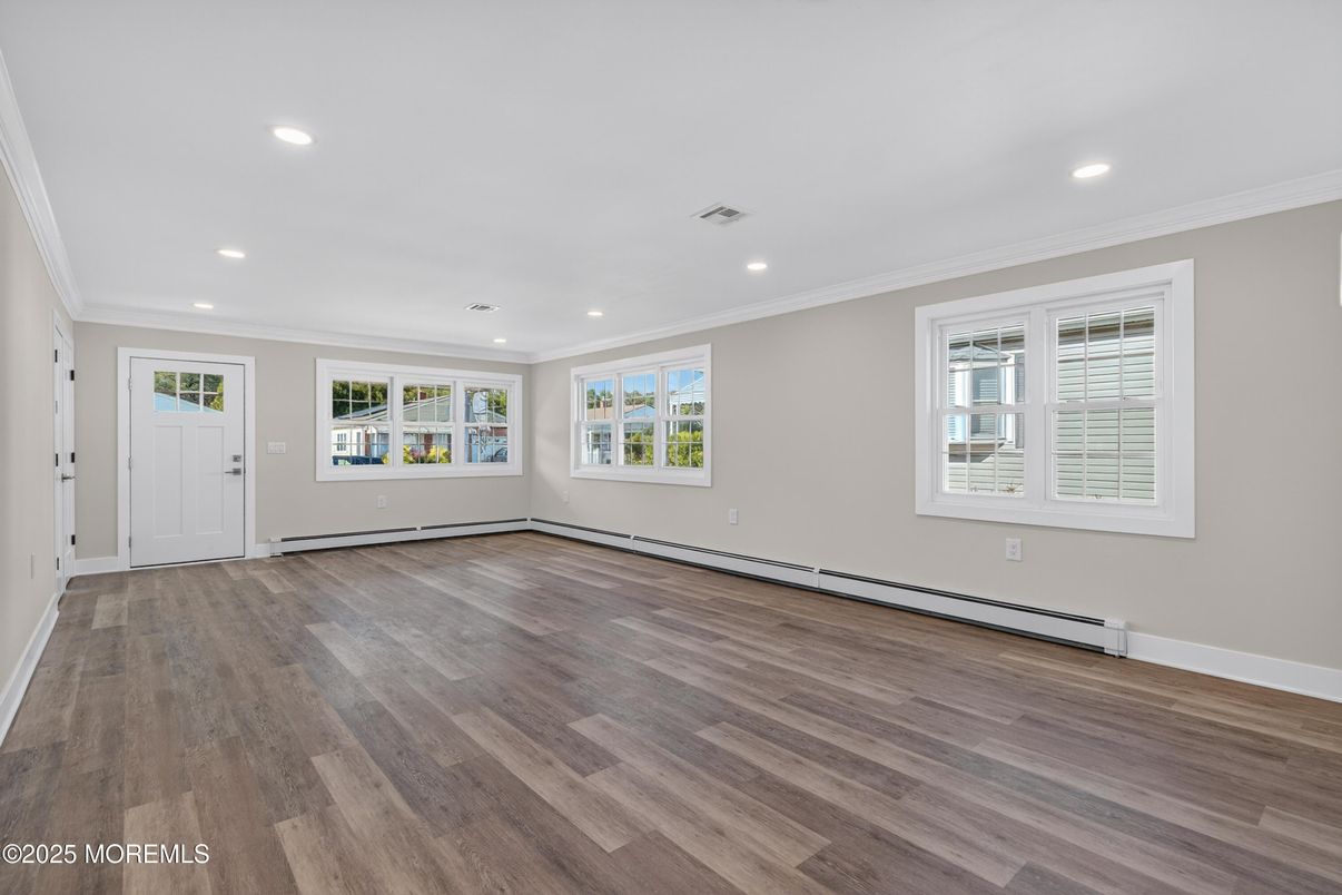Empty room, Interior, Recessed Lighting, Wood Texture Flooring