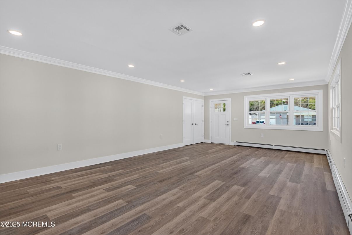 Empty room, Interior, Recessed Lighting, Wood Texture Flooring