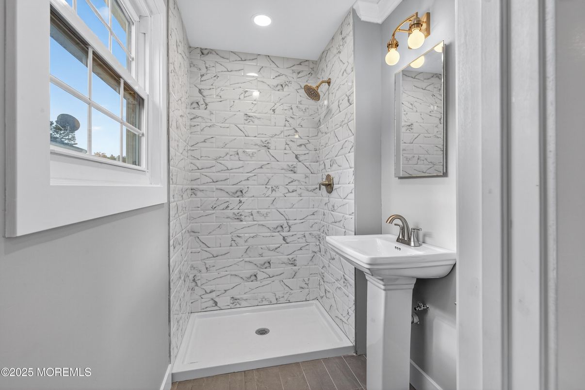 Bathroom, Interior, Marble Walls, Recessed Lighting