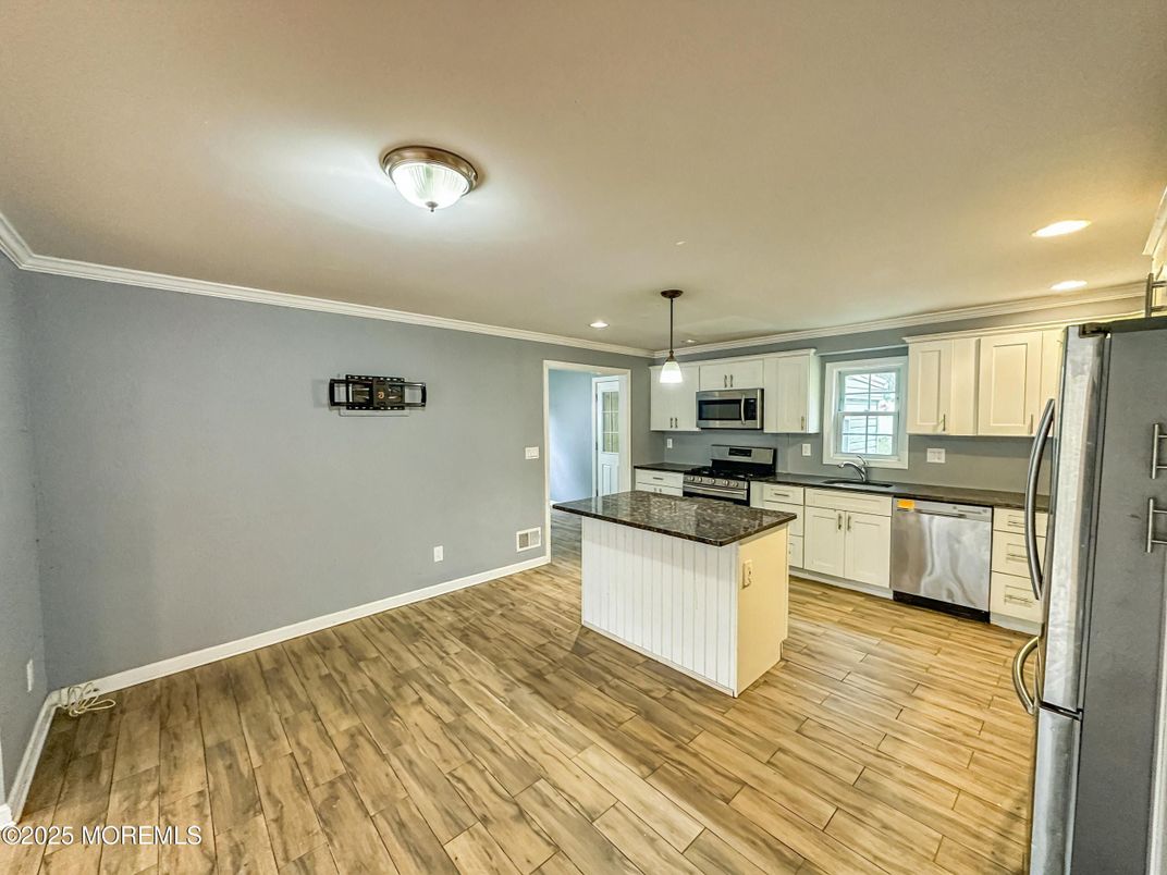 Interior, Kitchen, Pendant Lights, Recessed Lighting, Wood Texture Flooring