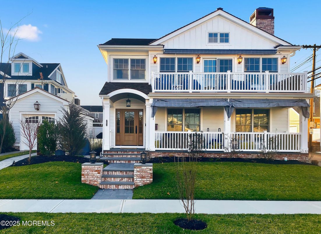 Exterior, Facade, Farmhouse
