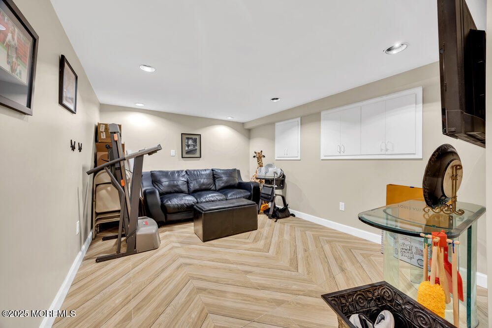 Interior, Recessed Lighting, Wood Texture Flooring