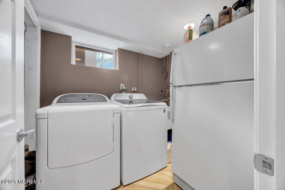 Interior, Utility Closets, Washer, Wood Texture Flooring