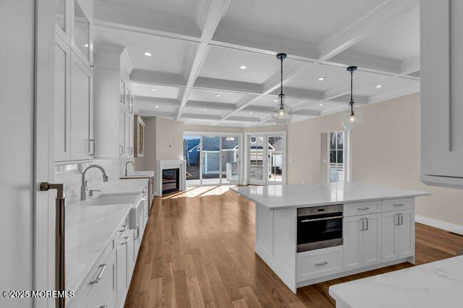 Fireplace, Interior, Kitchen, Pendant Lights, Recessed Lighting, Wood Texture Flooring