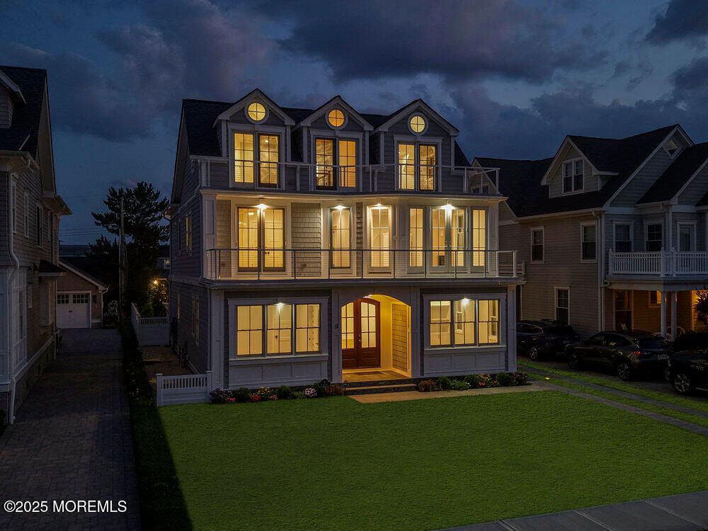 Exterior, Facade, Georgian