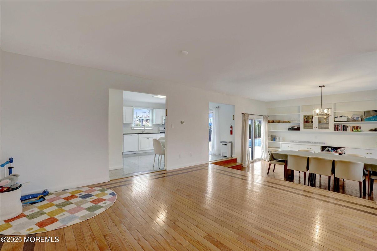 Chandelier, Dining room, Interior, Pendant Lights, Wood Texture Flooring