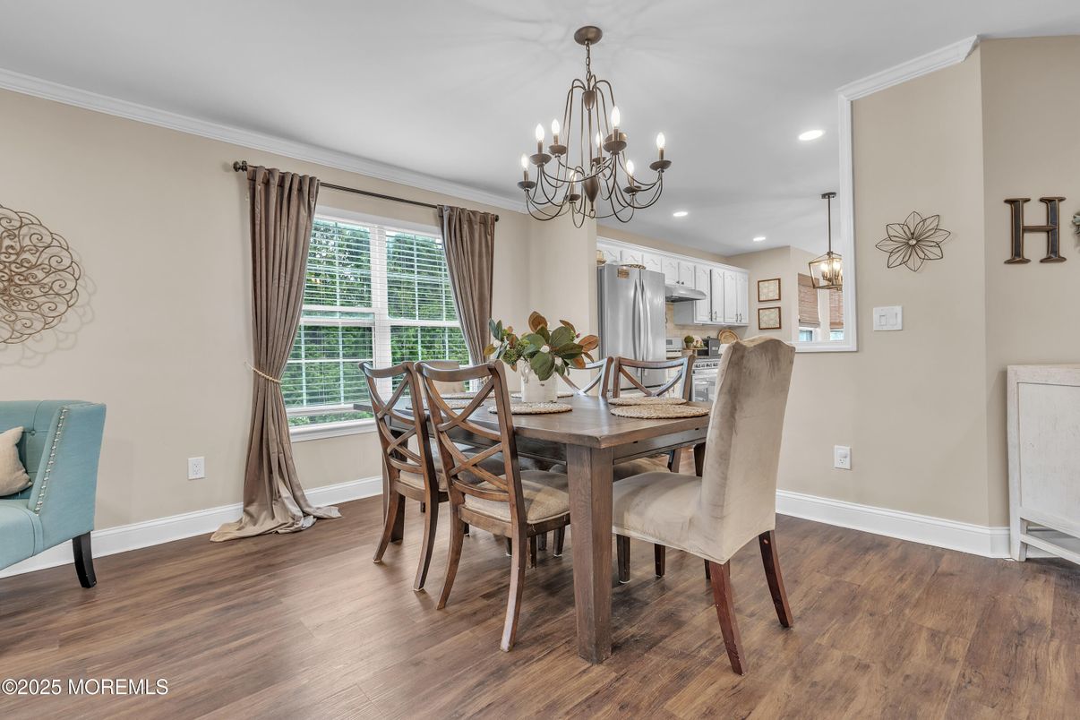 Chandelier, Dining room, Interior, Kitchen, Pendant Lights, Recessed Lighting, Wood Texture Flooring