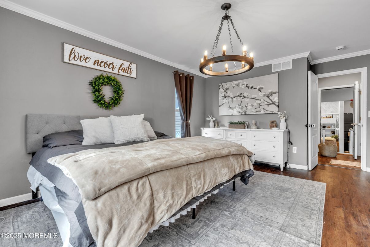 Bedroom, Interior, Pendant Lights, Wood Texture Flooring