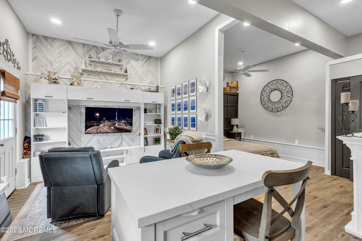 Dining room, Interior, Marble Walls, Recessed Lighting, Wood Texture Flooring