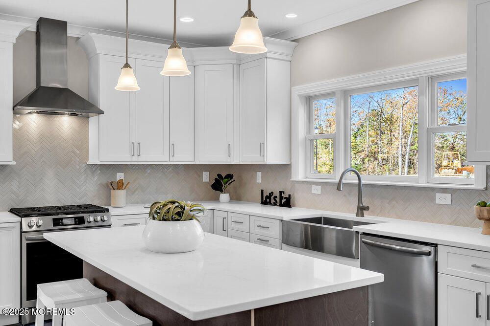 Interior, Kitchen, Pendant Lights, Recessed Lighting, Stainless Steel Appliances