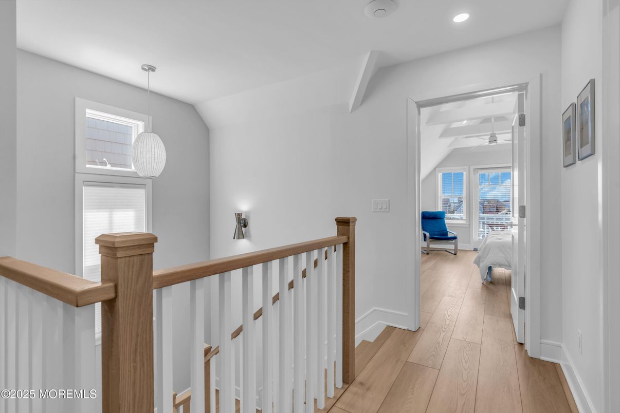 Interior, Pendant Lights, Recessed Lighting, Wood Texture Flooring