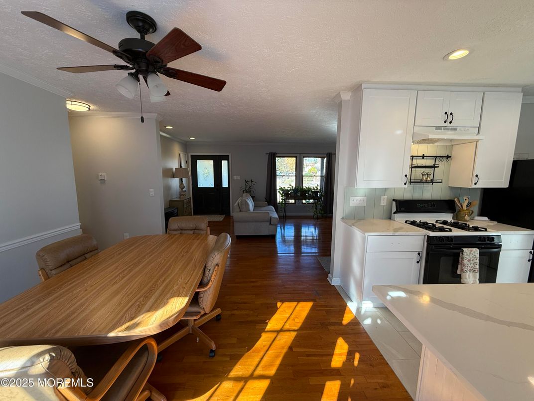 Dining room, Interior, Kitchen, Living room, Recessed Lighting, Wood Texture Flooring