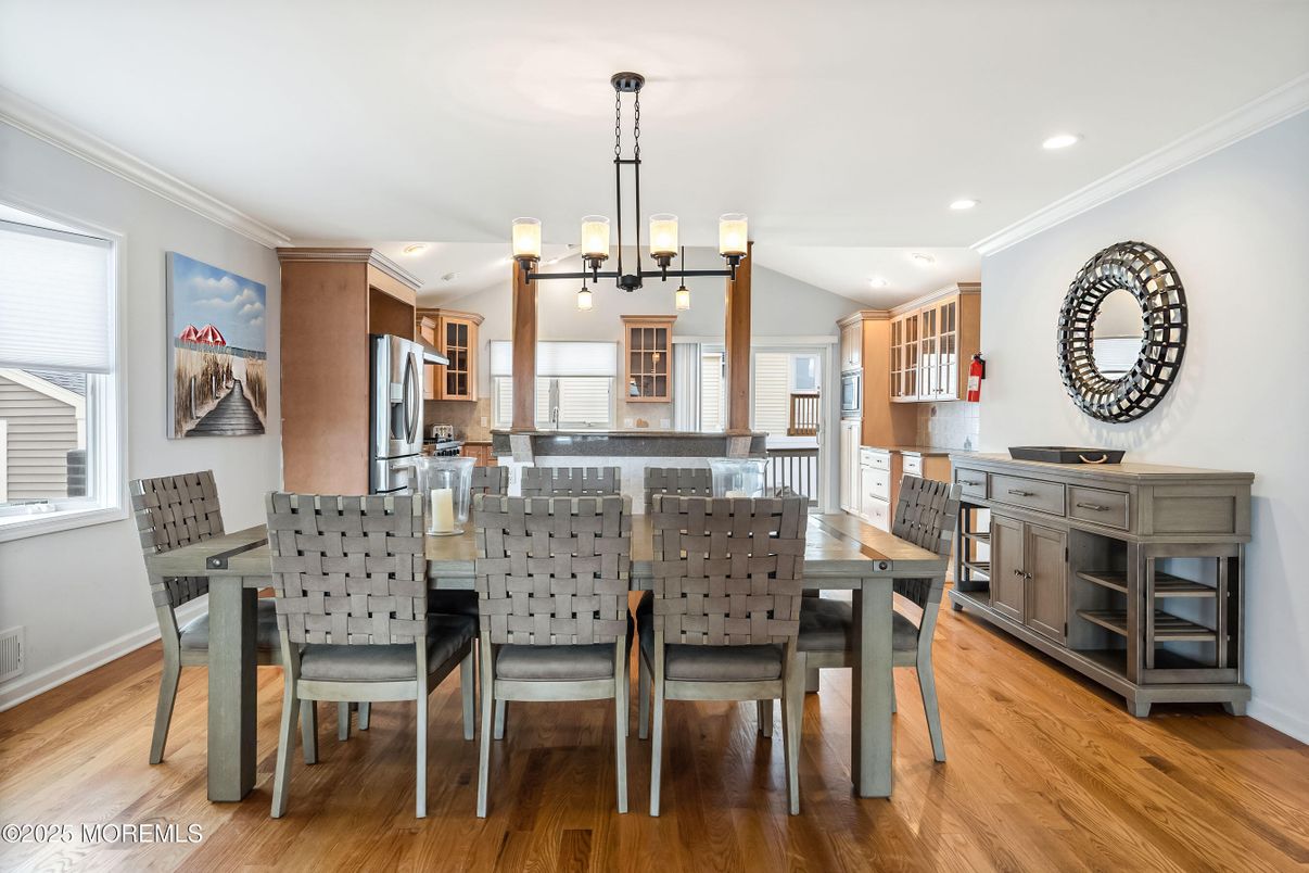 Dining room, Interior, Kitchen, Pendant Lights, Recessed Lighting, Wood Texture Flooring