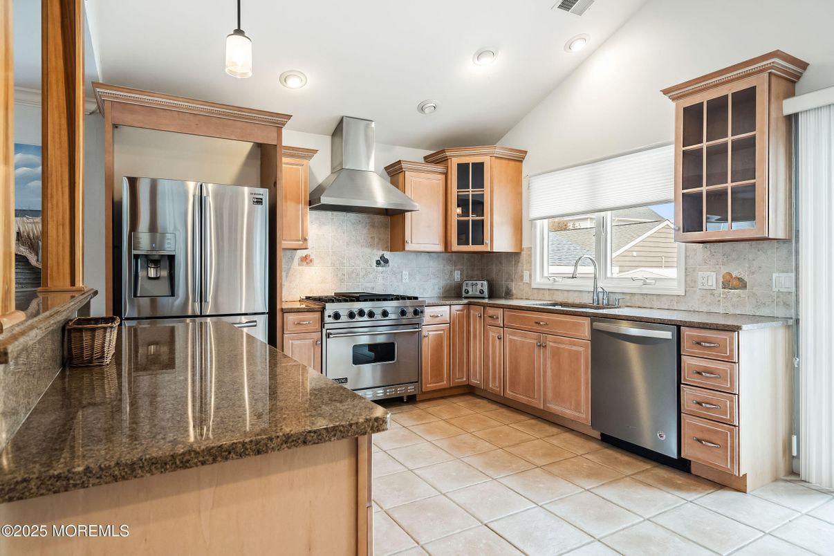 Interior, Kitchen, Pendant Lights, Recessed Lighting, Stainless Steel Appliances