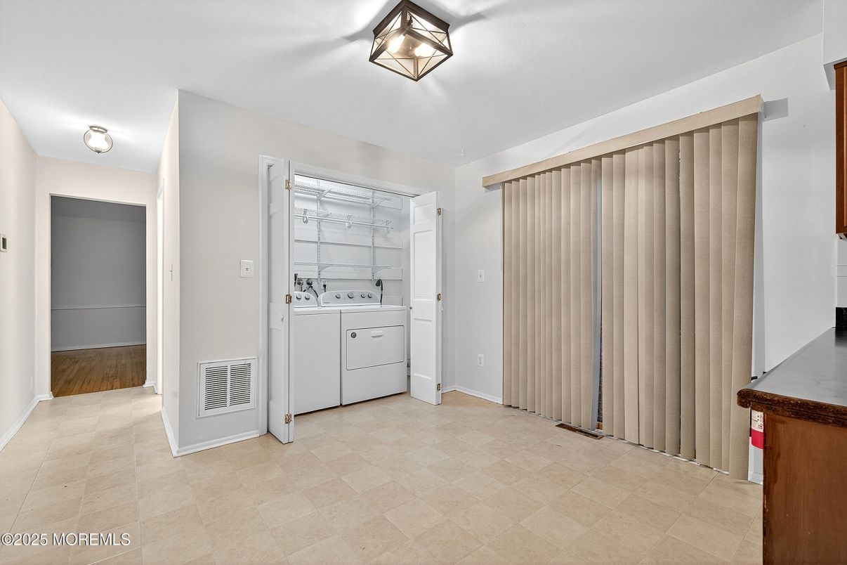 Interior, Utility Closets, Washer