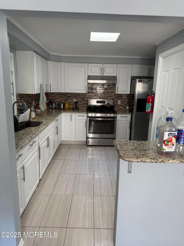 Interior, Kitchen, Stainless Steel Appliances