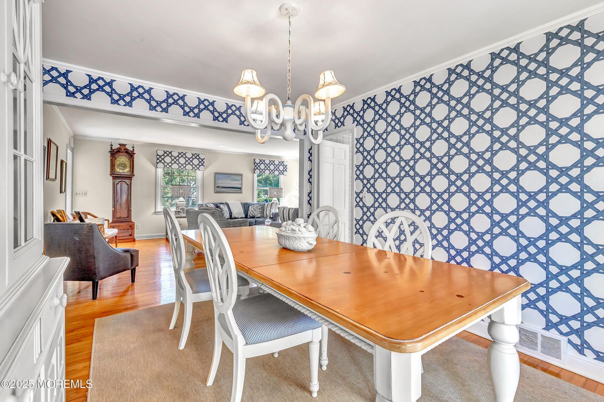 Chandelier, Dining room, Interior, Living room, Wood Texture Flooring