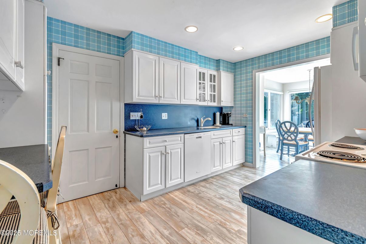 Interior, Kitchen, Recessed Lighting, Wood Texture Flooring