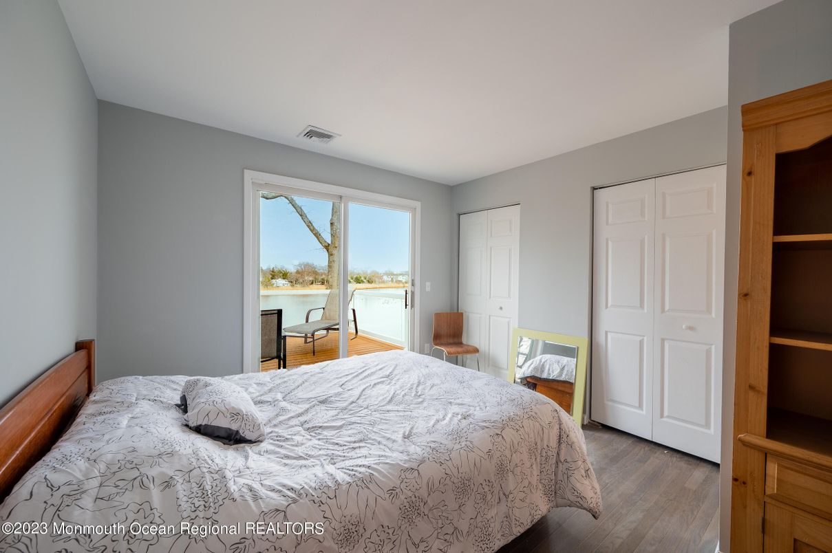 Bedroom, Interior, Water, Wood Texture Flooring