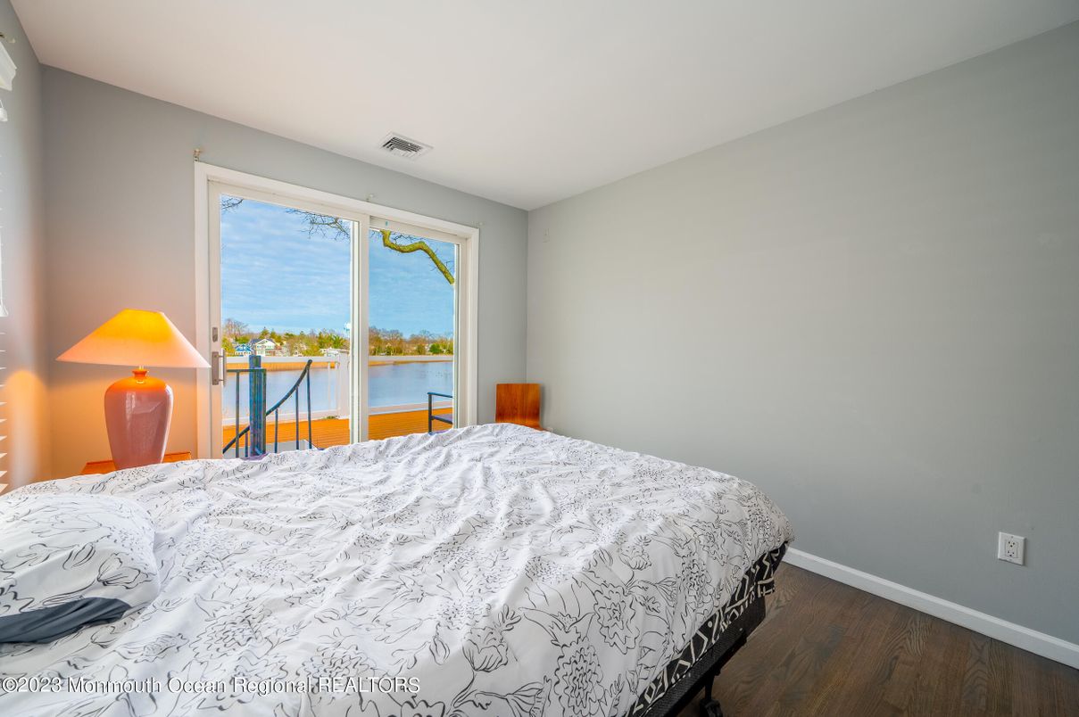 Bedroom, Interior, Water, Wood Texture Flooring