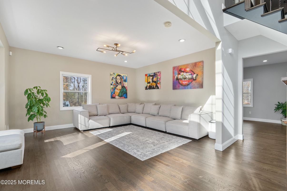 Interior, Living room, Pendant Lights, Recessed Lighting, Wood Texture Flooring