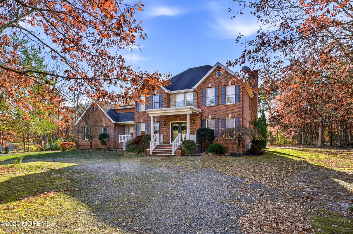 Exterior, Facade, Brick Facade, Queen Anne Victorian