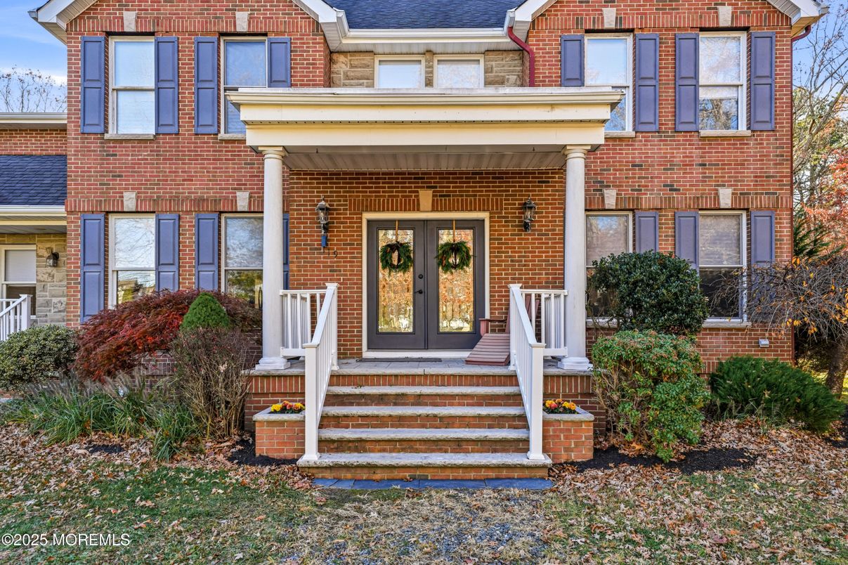 Exterior, Facade, Brick Facade, American Foursquare