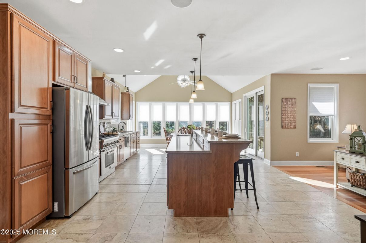 Dining room, Interior, Kitchen, Pendant Lights, Recessed Lighting, Stainless Steel Appliances