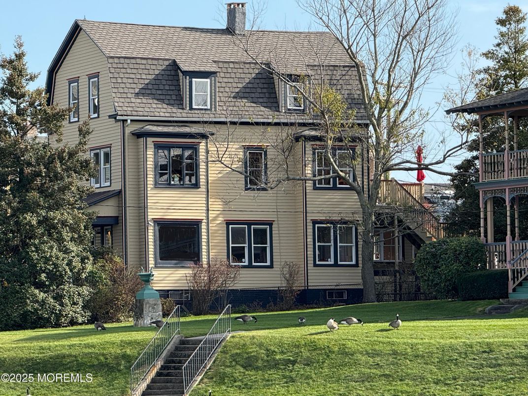 Exterior, Facade, Queen Anne Victorian