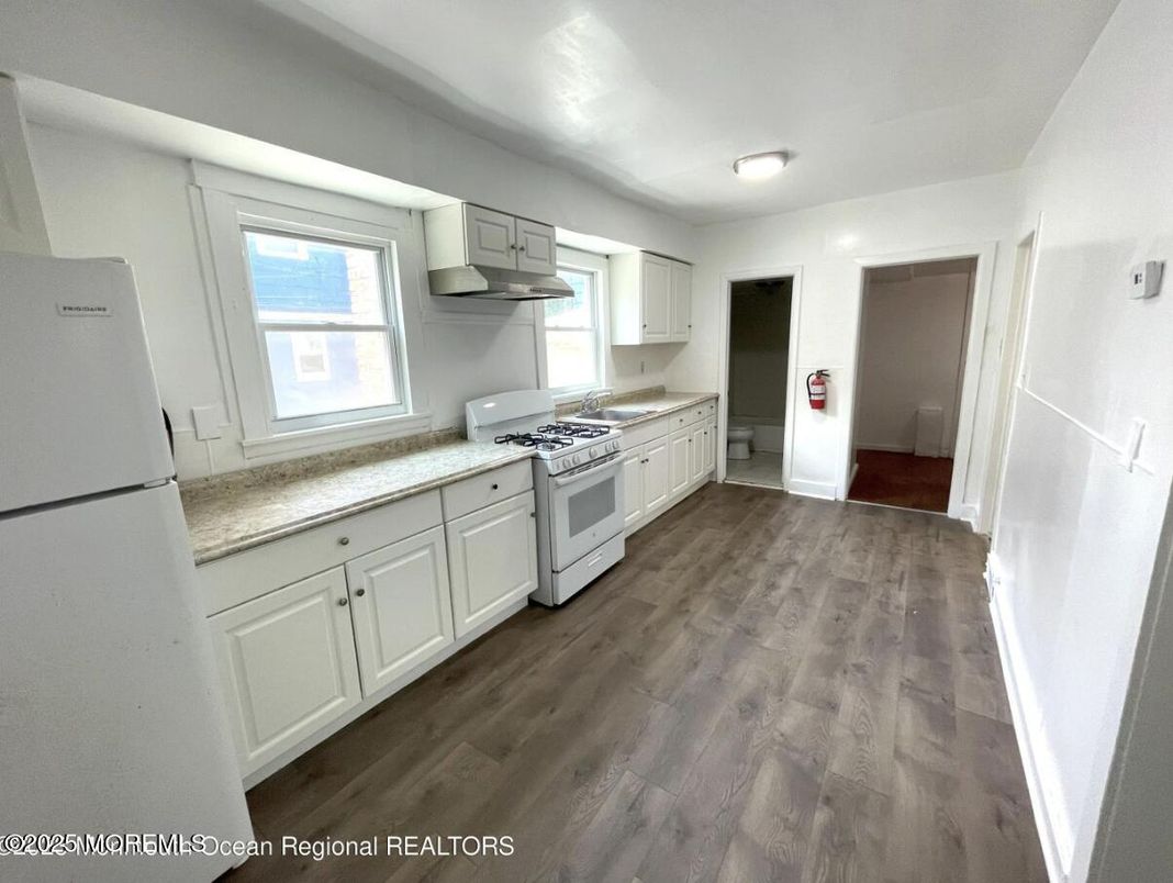 Interior, Kitchen, Wood Texture Flooring
