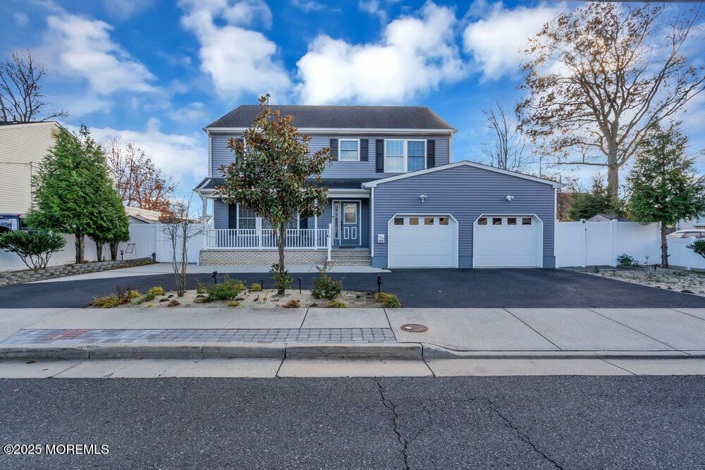 Attached, Exterior, Facade, Georgian