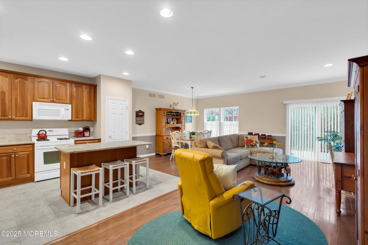 Dining room, Interior, Kitchen, Living room, Pendant Lights, Recessed Lighting, Wood Texture Flooring