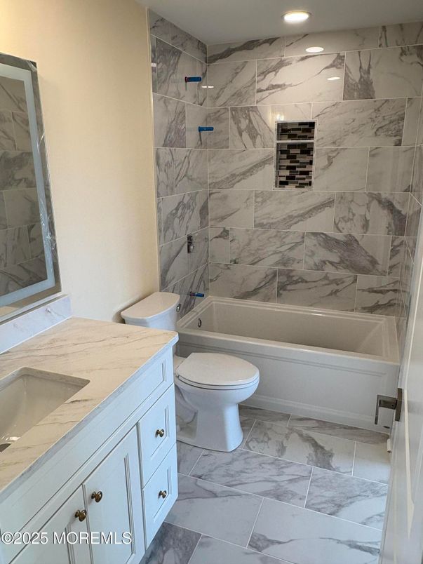 Bathroom, Interior, Marble, Marble Walls, Recessed Lighting