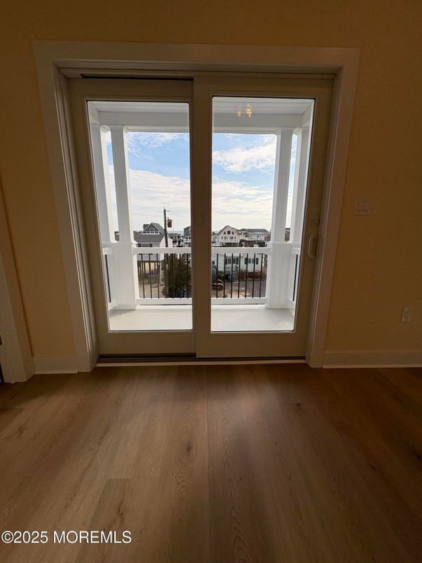 Empty room, Interior, Water, Wood Texture Flooring