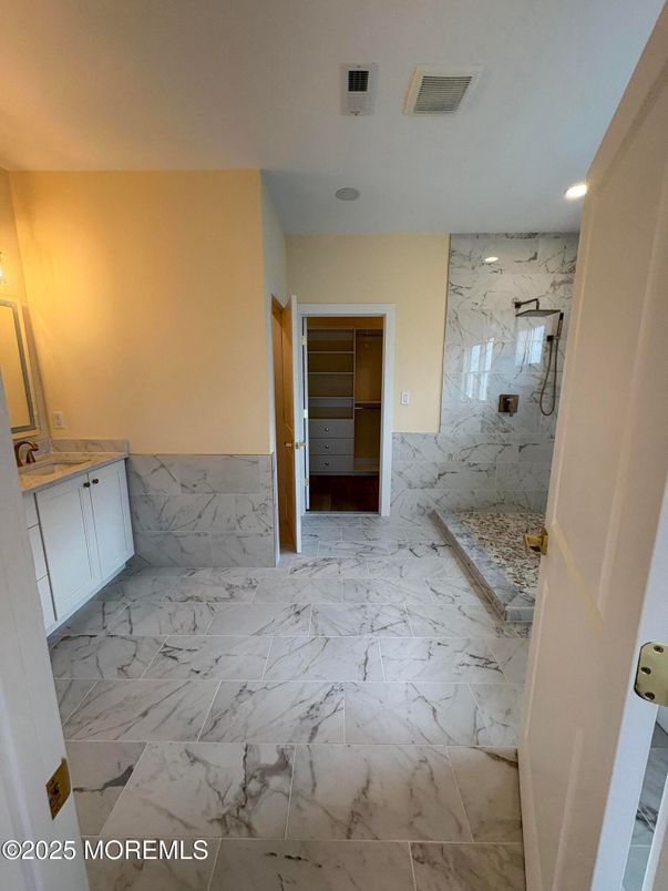 Bathroom, Interior, Marble, Marble Walls, Recessed Lighting