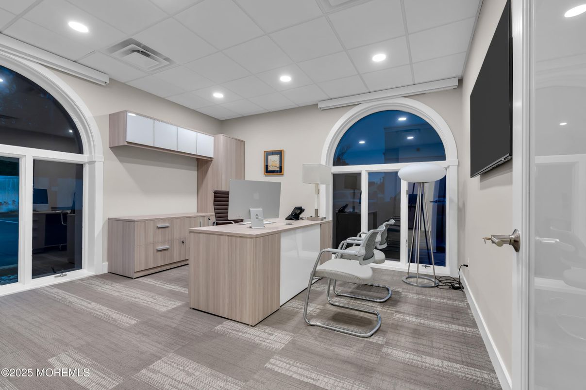 Home Office, Interior, Recessed Lighting, Wood Texture Flooring