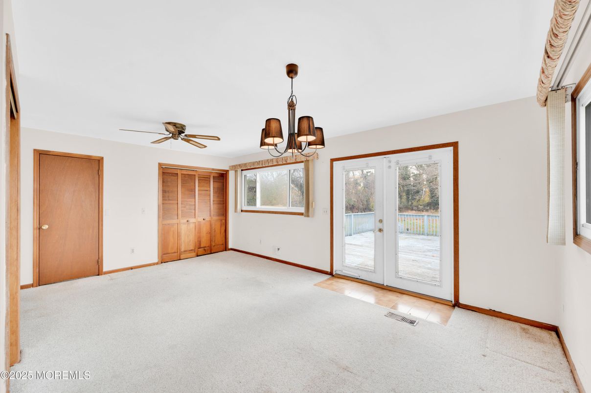 Chandelier, Empty room, Interior