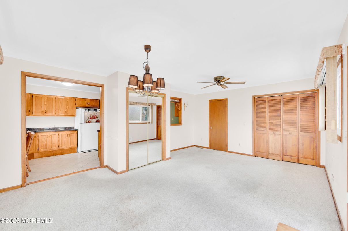 Chandelier, Empty room, Interior, Kitchen