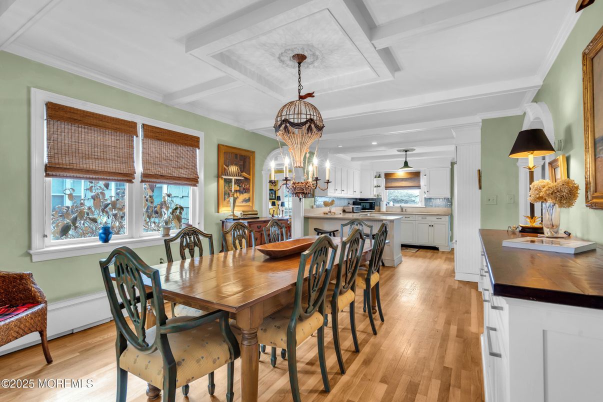Chandelier, Dining room, Interior, Kitchen, Pendant Lights, Recessed Lighting, Wood Texture Flooring