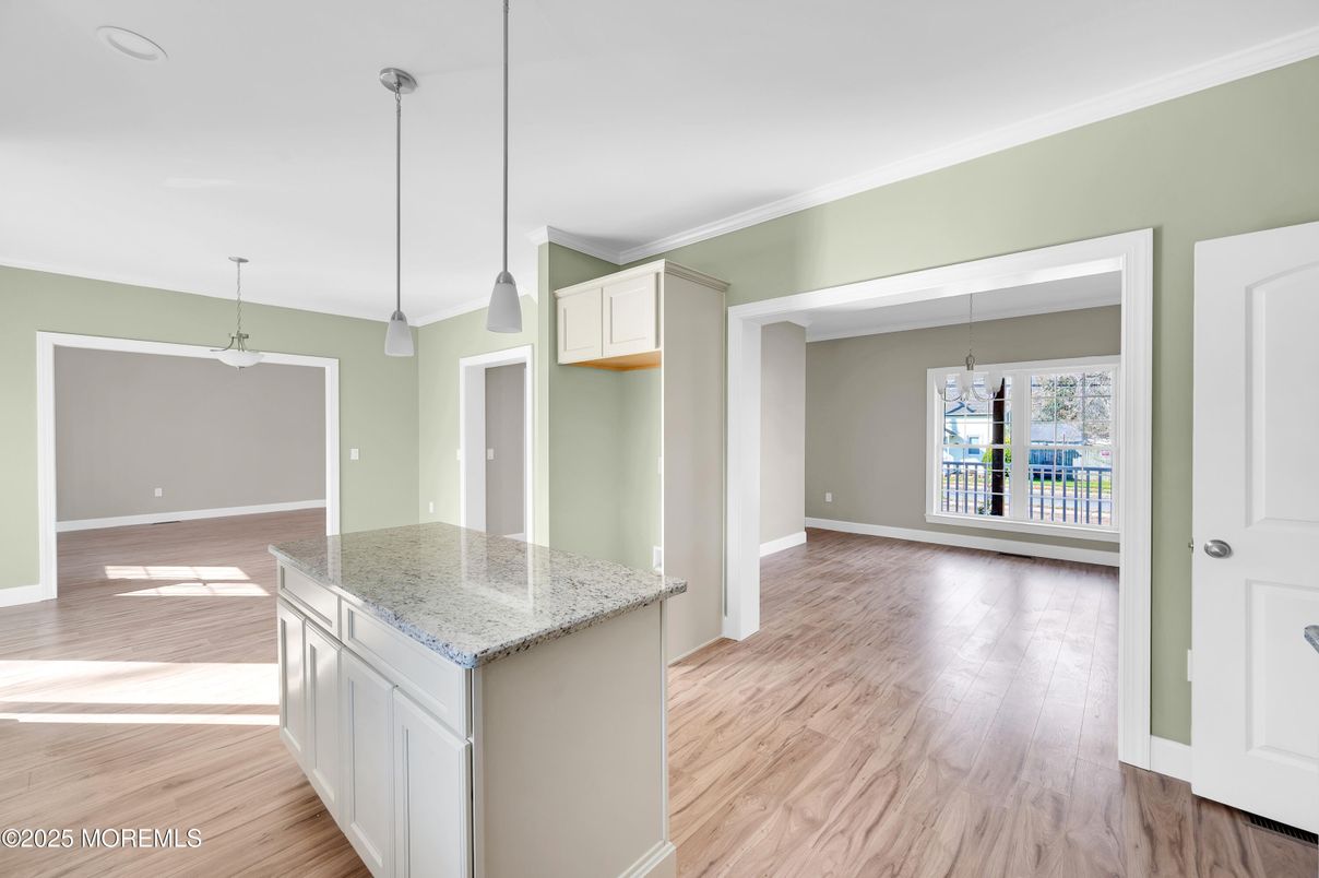 Interior, Pendant Lights, Wood Texture Flooring