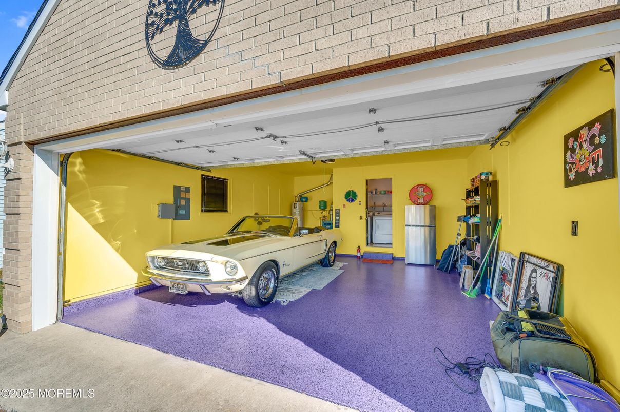 Garage, Interior